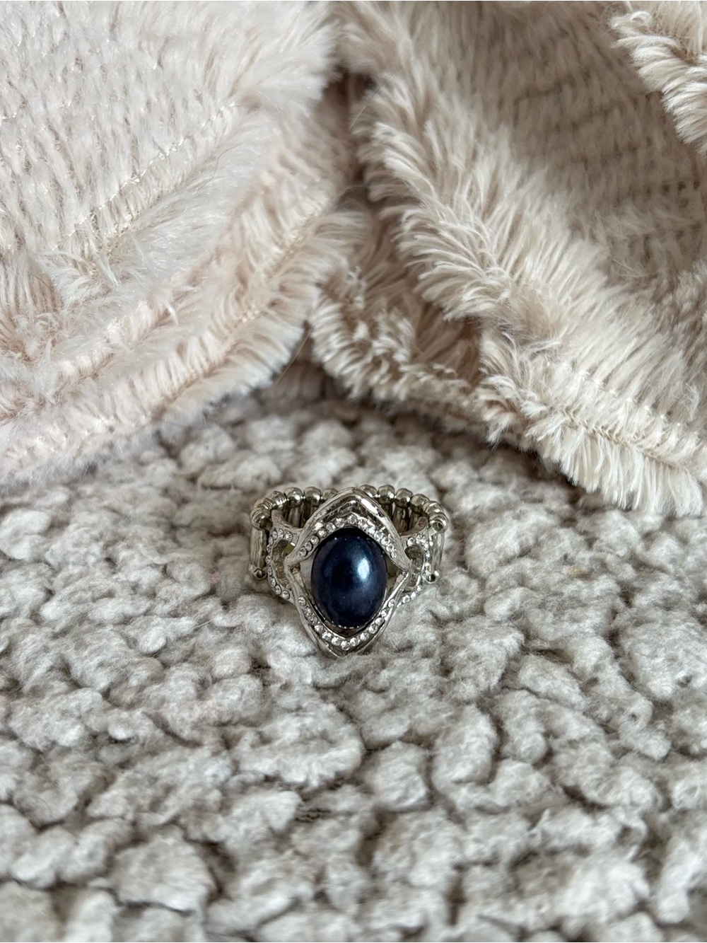 Vintage inspired Silver-Tone Ring with Dark Blue Cabochon